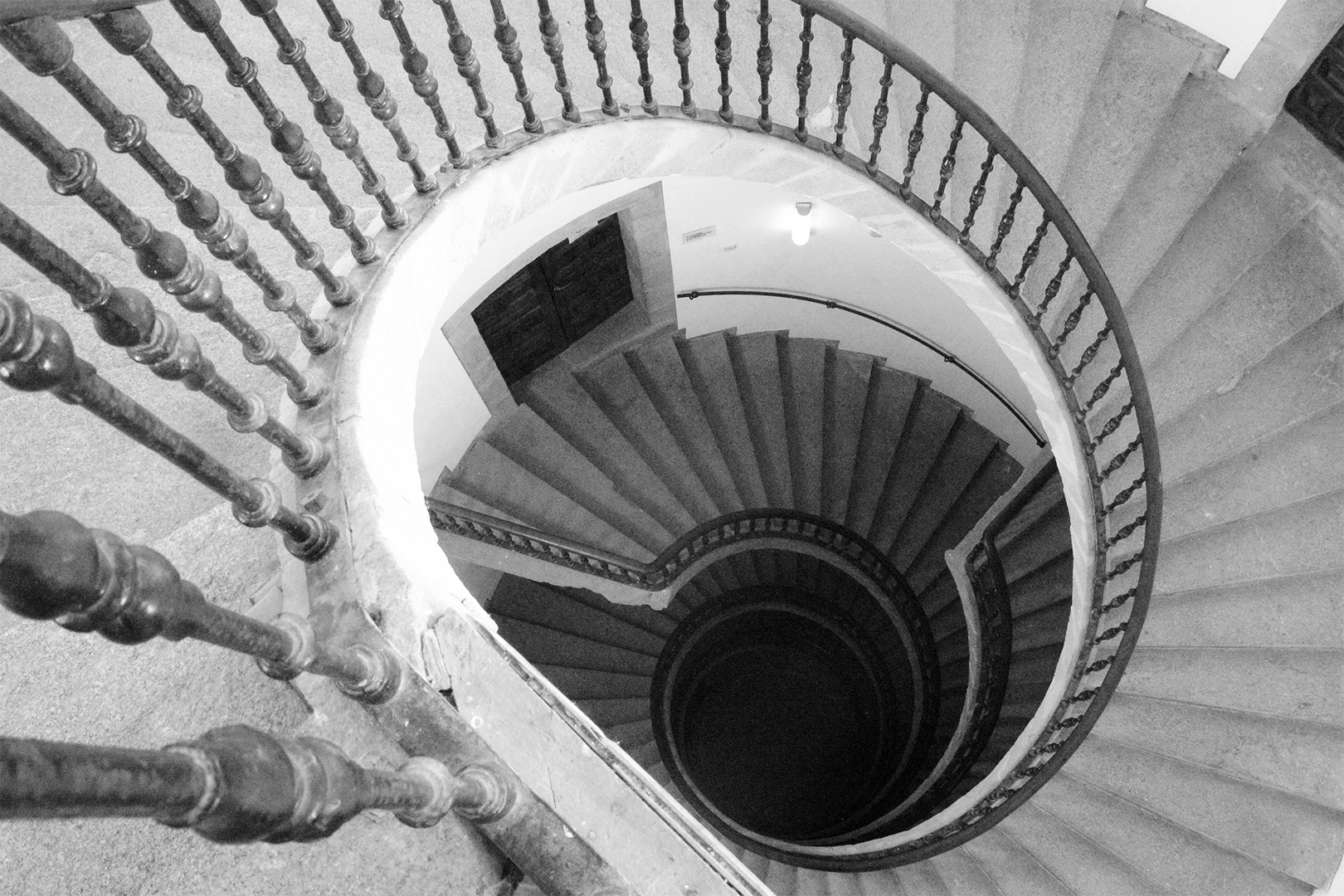 santiago-compostela-convento-san-domingos-bonaval-triple-spiral-staircase