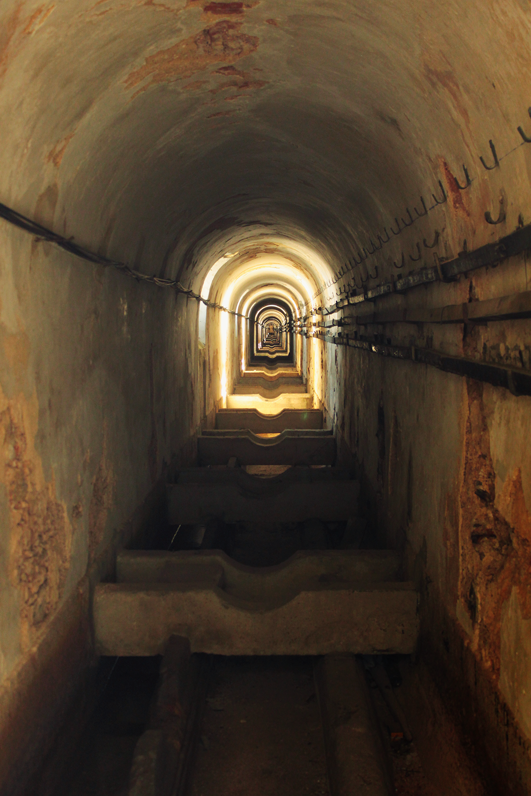 On the trail of Diogo Alves: piping in the aqueduct where he committed his crimes.